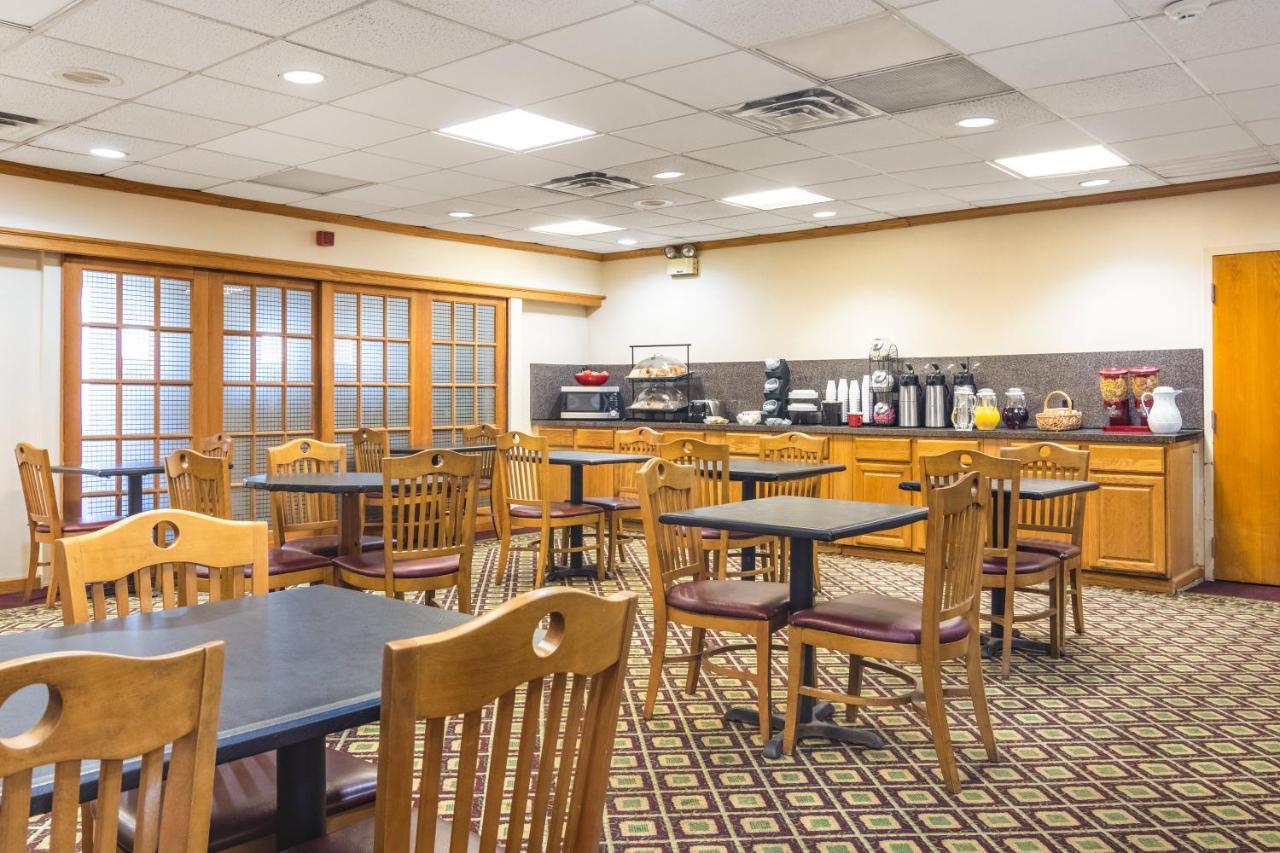 阿什塔比拉奥斯汀堡红顶酒店 外观 照片
